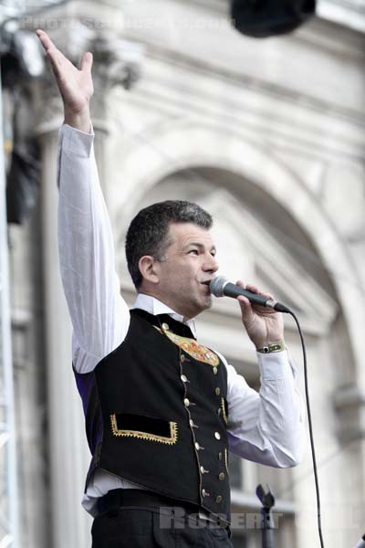 BAGOU VRAZ - 2010-08-07 - PARIS - Parvis de l'Hotel de Ville - 